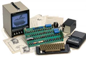 40 年後仍可運作,Apple I 電腦拍賣上看 2700 萬元! 40 年後仍可運作,Apple I 電腦拍賣上看 2700 萬元!