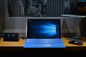 LINE 談公事會抓狂?微軟 Microsoft Teams 登台救企業! LINE 談公事會抓狂?微軟 Microsoft Teams 登台救企業!