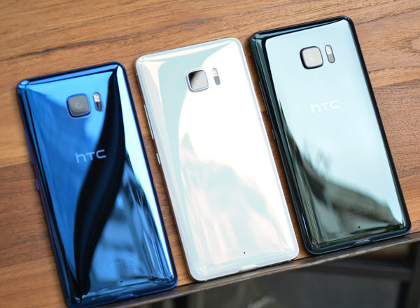 圖為 HTC U Ultra（圖／記者譚偉晟攝）