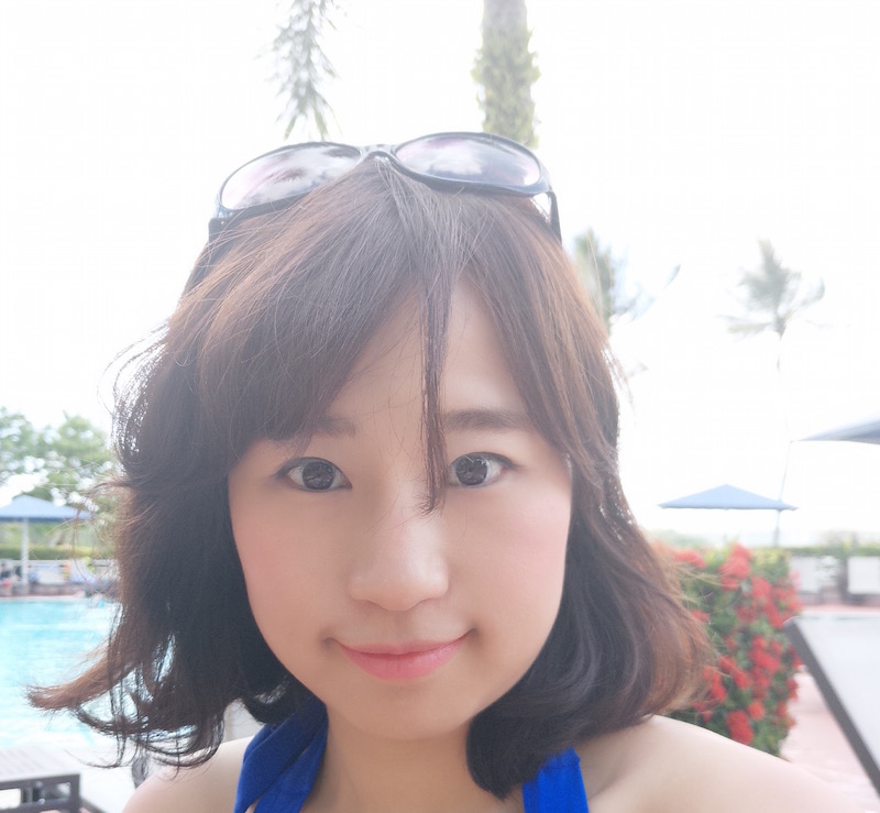 美圖  T8 在戶外自拍時,常會出現背景過曝的狀況。(圖/記者劉季清攝)