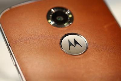 模組化新機準備好了?Moto Z2 Play 諜照曝光! 模組化新機準備好了?Moto Z2 Play 諜照曝光!