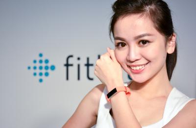 全球最小心率手環,Fitbit 正式在台推出 Alta HR! 全球最小心率手環,Fitbit 正式在台推出 Alta HR!