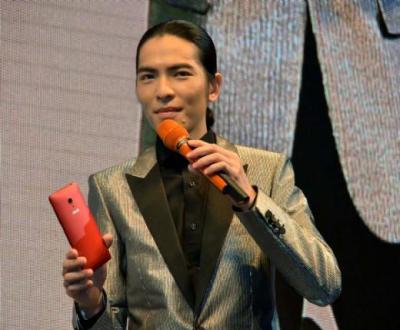 Zenfone 破5百萬台!華碩邀老蕭開唱慶功 免費索票 Zenfone 破5百萬台!華碩邀老蕭開唱慶功 免費索票