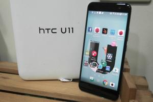 值得買嗎？炫藍銀 HTC U11 實機開箱！ 跑分效能實測