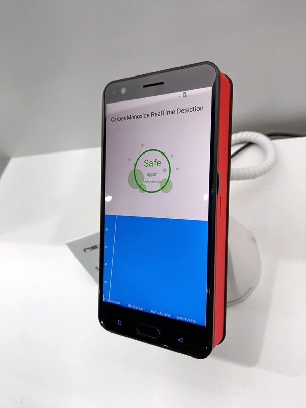 Nexstgo 展示一系列開發的功能模組,如:行動 POS 模組、空氣品質感測模組。(圖/記者劉惠琴拍攝)