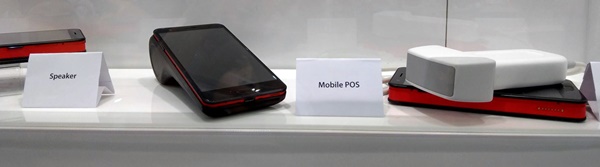 Nexstgo 展示一系列開發的功能模組,如:行動 POS 模組、空氣品質感測模組。(圖/記者劉惠琴拍攝)
