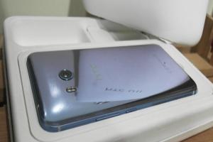 HTC U11 被爆螢幕出現問題！ 這 2 招教你簡單辨別