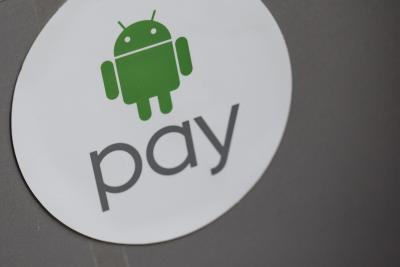 Android Pay 終於來啦!3 大行動支付 PK 誰最好用? Android Pay 終於來啦!3 大行動支付 PK 誰最好用?