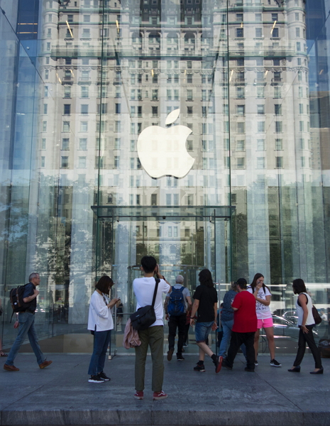 除了 iPhone 之外,傳 Apple 的擴增實境也在研發當中(圖/法新社)