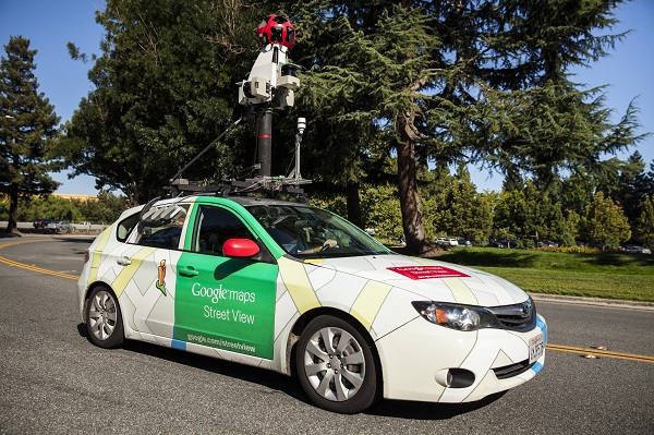 Google與環境感測器廠商Aclima合作,透過Google街景車,在美國加州進行空氣品質測量計畫。 (圖擷取自Google Earth官網)