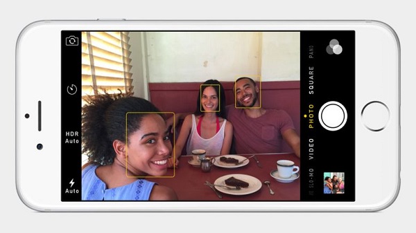 智慧型手機光學鏡頭大進化。透過3D感測鏡頭，能支援臉部辨識功能，與AR擴增實境等相關應用。(圖擷取自PocketNow)