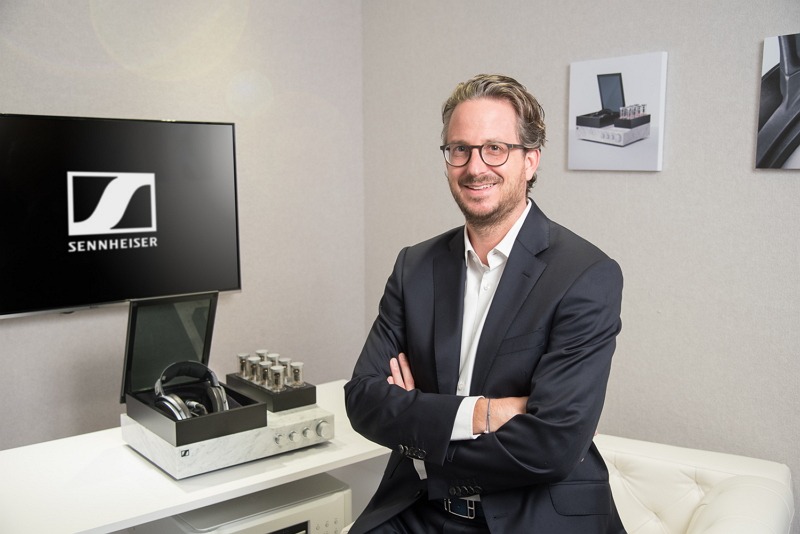Sennheiser首席執行官Daniel Sennheiser首度訪台,與來賓分享全球獨有的傳奇之作Sennheiser HE 1靜電耳機系統。(圖/Sennheiser提供)