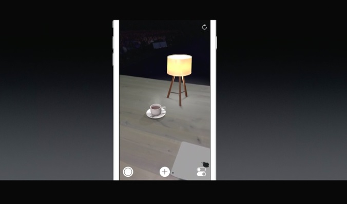 Apple 在 WWDC 上推出全新的擴增實境開發平台 ARkit。(圖擷取自 WWDC 2017 直播影片)