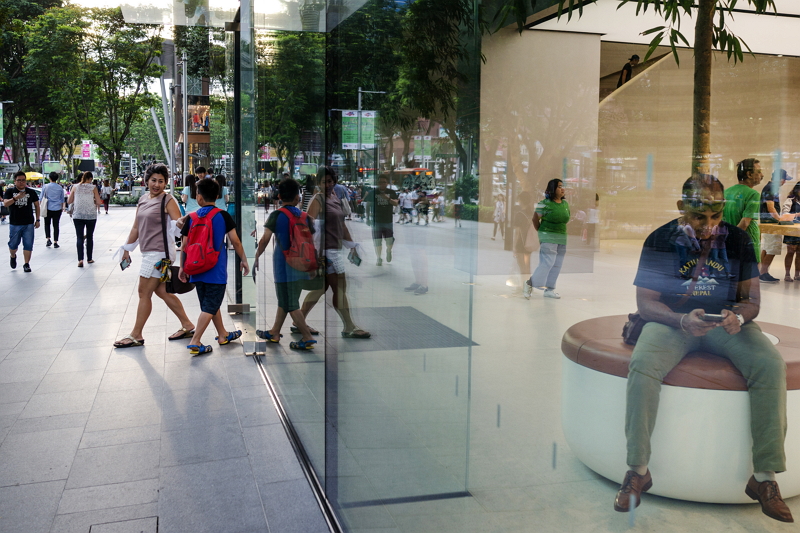 圖為新加坡 Apple Store (彭博社)