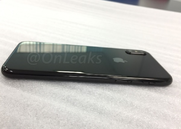 (圖擷取自Onleaks推特)