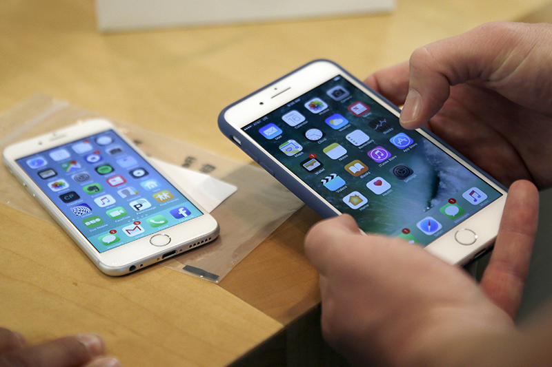 《路透社》指出 Apple 至少與五個無線充電研發團隊合作。(圖片來源/美聯社)