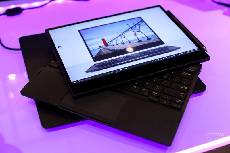 世界上第一款具有無線充電的筆記型電腦 Dell Latitude 7285(圖片來源/The Verge)