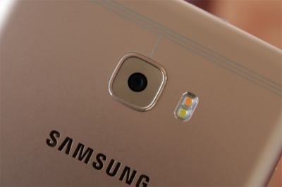 三星 Galaxy C10 諜照曝光!雙鏡頭將下放到平價機種? 三星 Galaxy C10 諜照曝光!雙鏡頭將下放到平價機種?
