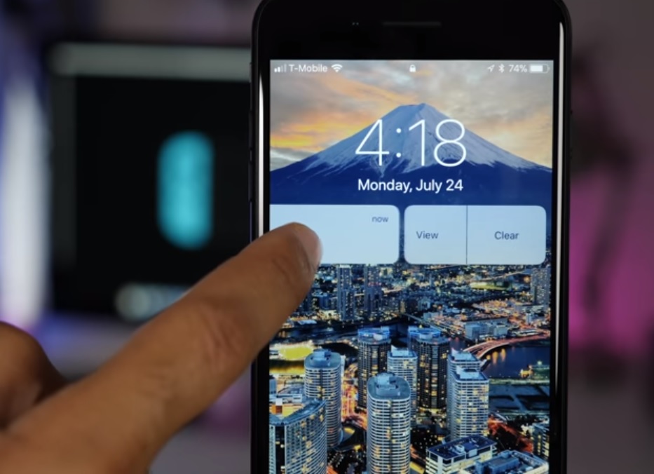 蘋果秋天將向用戶推送正式版的iOS 11系統,通知中心新增可向右滑的操控功能。(圖翻攝自9to5Mac影片)