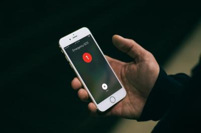 緊急狀況求救!Apple iOS 11 測試版中加入「SOS」快速鍵功能 緊急狀況求救!Apple iOS 11 測試版中加入「SOS」快速鍵功能