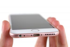 iPhone 8 可能改善?調查發現:「這個設計」大大影響 Android 用戶對 iOS 的跳槽率! iPhone 8 可能改善?調查發現:「這個設計」大大影響 Android 用戶對 iOS 的跳槽率!