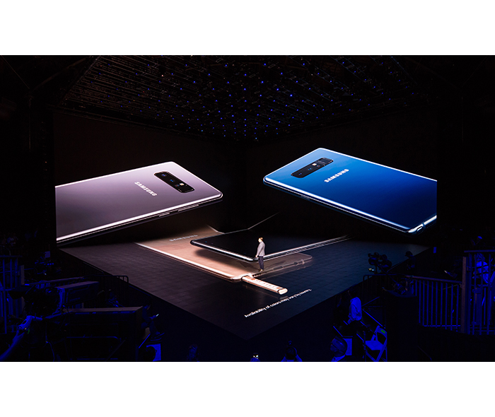 三星Note 8,配備全新進化的Spen手寫筆,並搭載雙鏡頭+雙光學防手震。(圖翻攝自三星官網)
