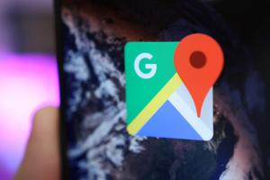 Google Maps 「子母畫面」新操控功能!查地圖也能邊滑FB (影片) Google Maps 「子母畫面」新操控功能!查地圖也能邊滑FB (影片)
