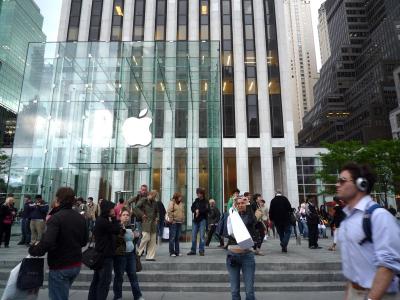 迎接 iPhone 8 產能挑戰,富士康加碼增聘員工! 迎接 iPhone 8 產能挑戰,富士康加碼增聘員工!