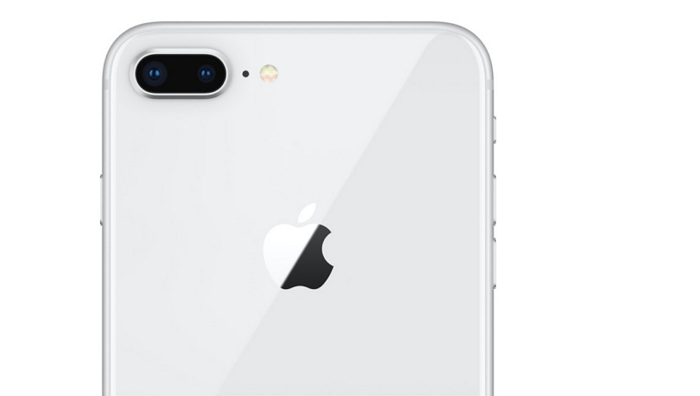 5.5吋的iPhone 8 Plus採用雙鏡頭的設計。(圖擷取Apple官網)