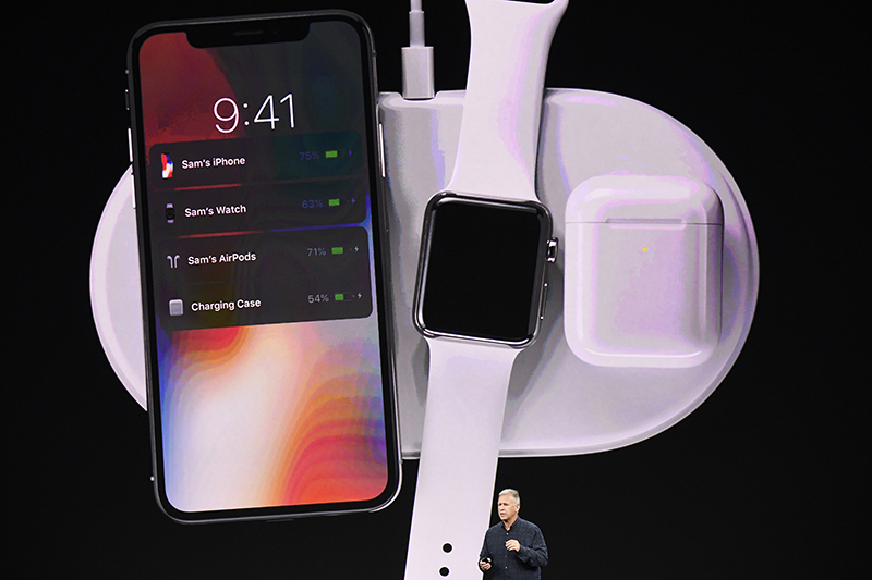Apple 自家的 AirPower 無線充電組則要到明年才會正式開賣。(圖片來源/彭博社)