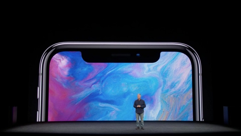 iPhone X 內建的 TrueDepth相機模組,展現出獨特的瀏海造型,掀起模仿熱潮。(圖翻攝自9to5Mac)