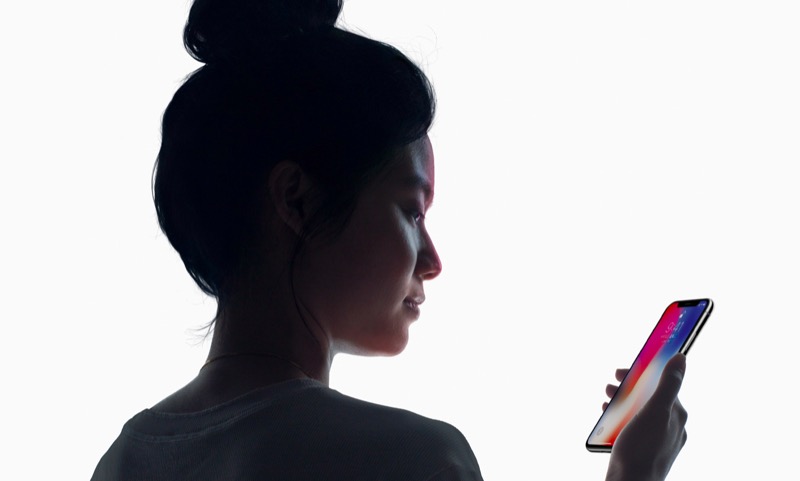 iPhone X 的 Face ID ,將限制13歲以下無法始用。(圖翻攝自Apple官網)