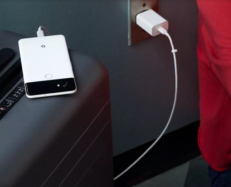 Google 新發表的 Pixel 2系列旗艦雙機,可支援27W的高效率快速充電,但需另外購買專屬的充電器。(圖翻攝自Google Store)