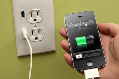 手機充電為何非得要用原廠充電器?真正的原因是這樣的... 手機充電為何非得要用原廠充電器?真正的原因是這樣的...