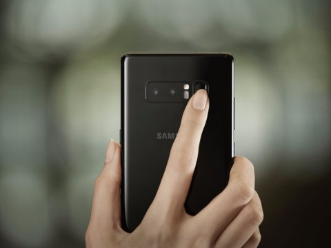 三星旗艦機Note8採用後置指紋辨識。(圖翻攝自三星官網)