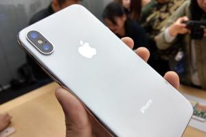 iPhone X 週五上市現貨哪裡買?電信業者與蘋果經銷通路祭首賣優惠,一張表秒懂! iPhone X 週五上市現貨哪裡買?電信業者與蘋果經銷通路祭首賣優惠,一張表秒懂!