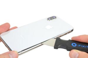 拆解 iPhone X 內部玄機全曝光!驚現 L型雙電池與雙層主機板 拆解 iPhone X 內部玄機全曝光!驚現 L型雙電池與雙層主機板