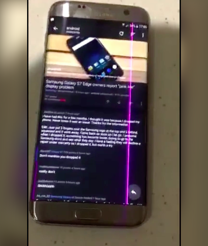 Galaxy S7 edge 也曾出現類似「紫粉線」。當時三星是表示可能是網友曾摔到手機,造成內部元件毀損(圖 / 翻攝自 Reddit 網友 redbull123)