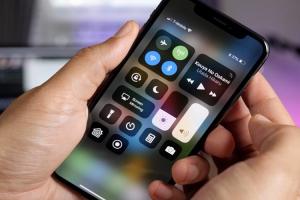 iPhone X 天冷螢幕失靈有解了!蘋果正式發佈 iOS 11.1.2 iPhone X 天冷螢幕失靈有解了!蘋果正式發佈 iOS 11.1.2