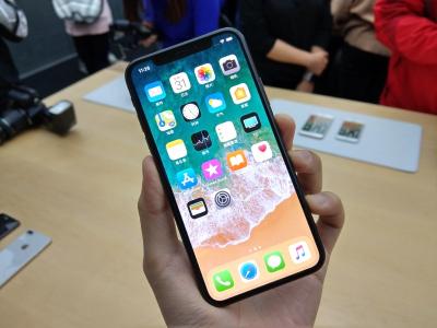 用不慣 iPhone X 「Face ID」？蘋果推出「螢幕指紋」專利