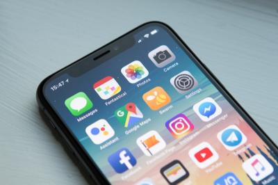 新一代 iPhone「劉海」變身小護士?前置 3D相機感測將能測心跳、量血壓 新一代 iPhone「劉海」變身小護士?前置 3D相機感測將能測心跳、量血壓
