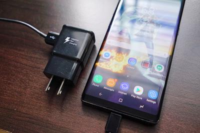 三星 Note 8 電池耗盡無法充電暫時有解了!網友傳授小技巧 三星 Note 8 電池耗盡無法充電暫時有解了!網友傳授小技巧