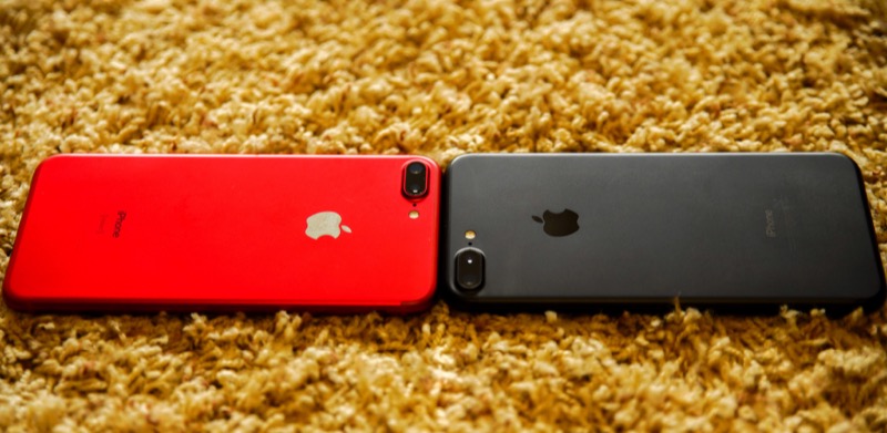 2017 年手機有超過 3 成已支援雙鏡頭,以及 OIS 光學防手震。圖為 iPhone 7 Plus(圖/翻攝自 Flickr)