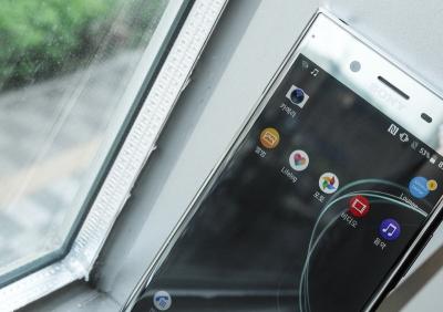 最快 2 月底現身?韓媒:Sony 新手機將使用「柔性」OLED 面板 最快 2 月底現身?韓媒:Sony 新手機將使用「柔性」OLED 面板
