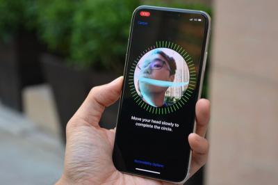 iPhone X 授權「家人共享」功能也能靠刷臉搞定了!iOS 11.3 將出手解決 iPhone X 授權「家人共享」功能也能靠刷臉搞定了!iOS 11.3 將出手解決