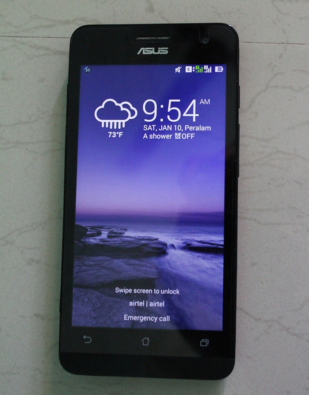 第一代的 ZenFone 5(圖/翻攝自維基百科)