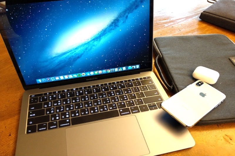 未來 iOS 與 Mac 的軟體將更一體,並能相互通用。《彭博社》也表示,今年將有更多 iOS App 登陸 Mac,如「家庭」(圖/記者黃敬淳攝)