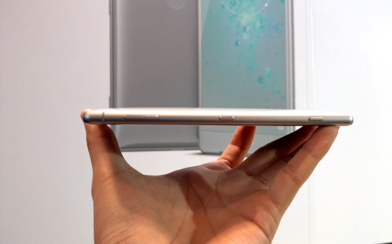 XZ2 的厚度似乎明顯增厚不少（圖／記者黃敬淳攝）