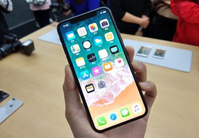 iPhone X 銷量不如預期、估計大砍 44%!三星 OLED 跟著不妙? iPhone X 銷量不如預期、估計大砍 44%!三星 OLED 跟著不妙?