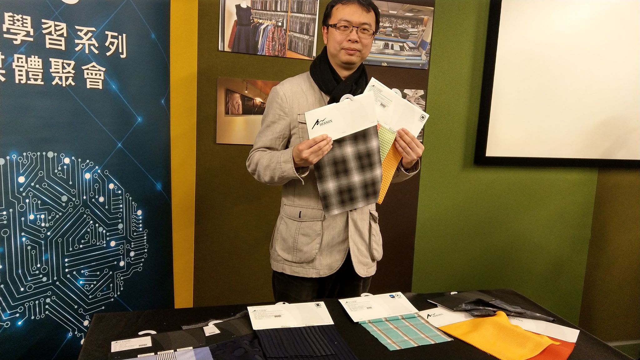 和明紡織策略執行顧問李佳憲解析，導入Google雲端機器學習技術與創新應用。（圖記者劉惠琴攝）